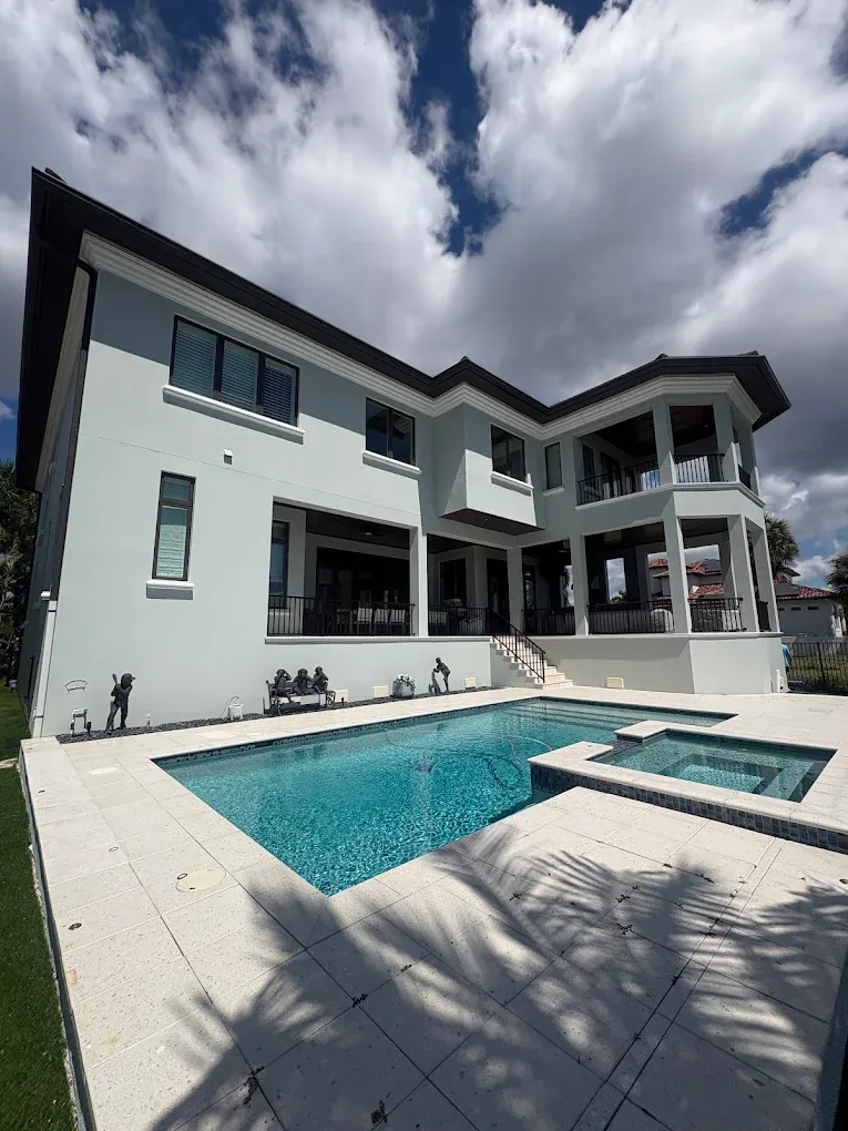 Waterfront Tampa estate with pool and spa, windows cleaned by Pelican Exteriors